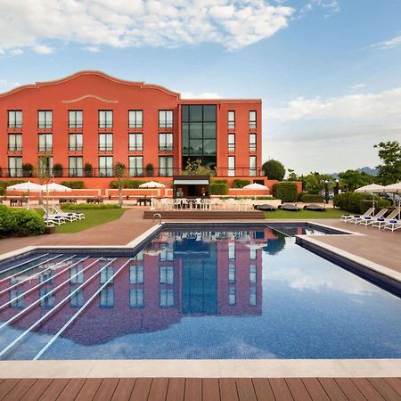 Dolce By Wyndham Barcelona Resort سانت إستيفي سيسروفير المظهر الخارجي الصورة
