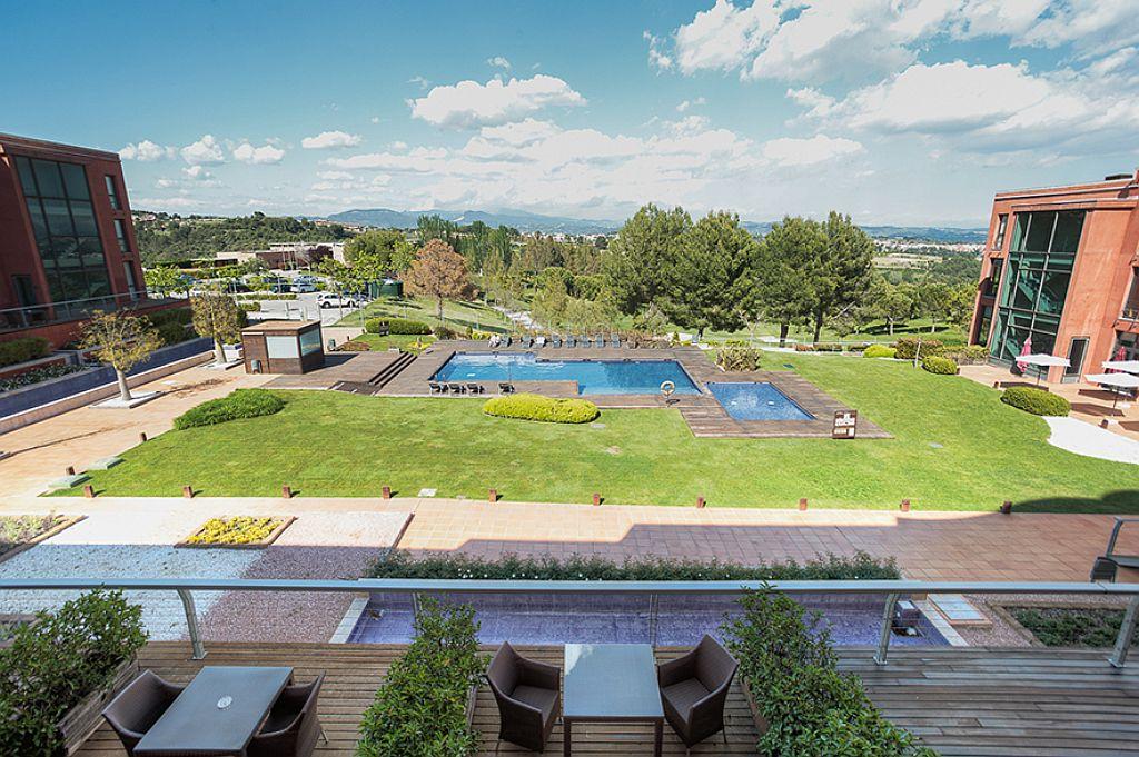 Dolce By Wyndham Barcelona Resort سانت إستيفي سيسروفير المظهر الخارجي الصورة
