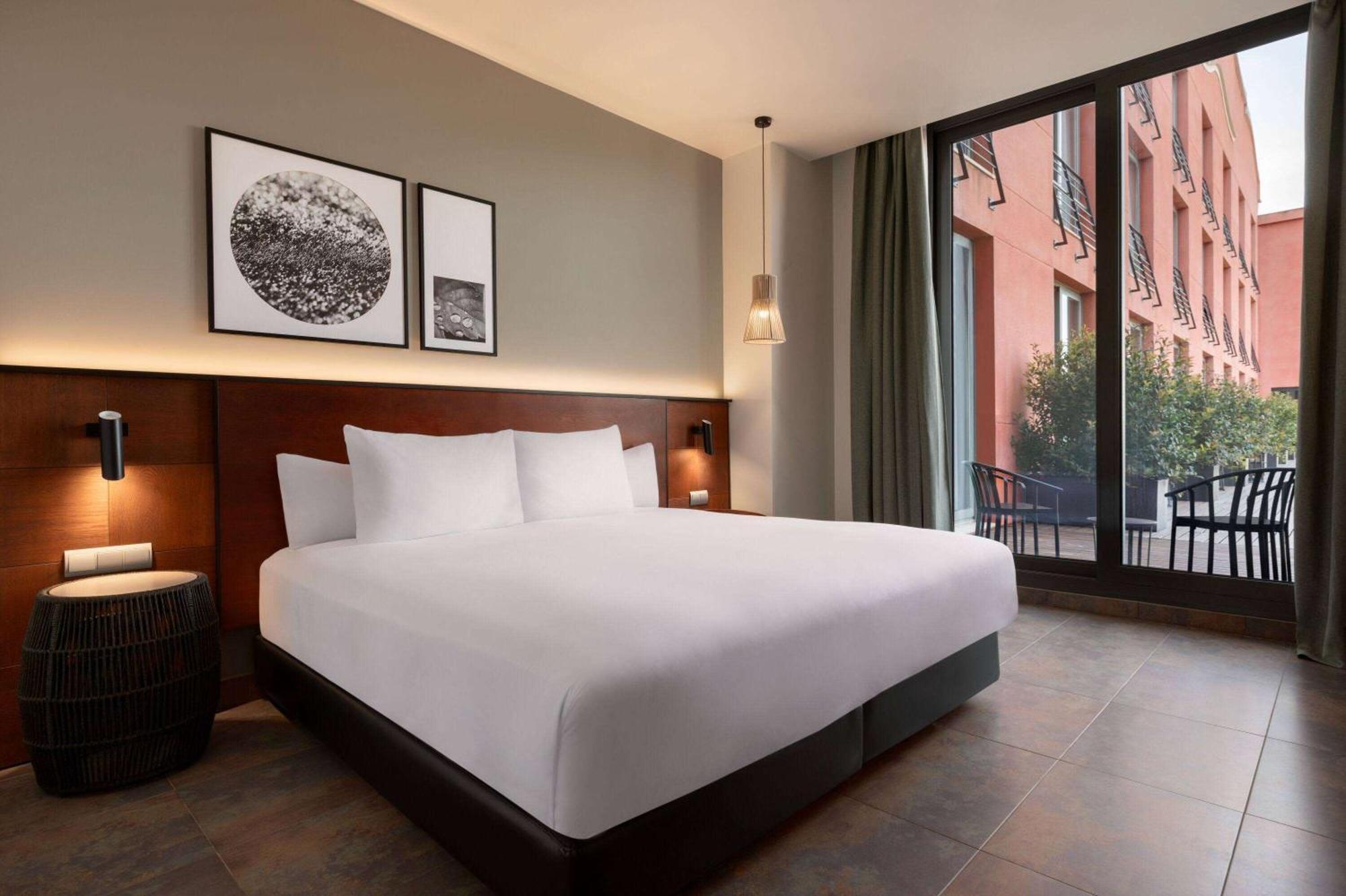 Dolce By Wyndham Barcelona Resort سانت إستيفي سيسروفير المظهر الخارجي الصورة