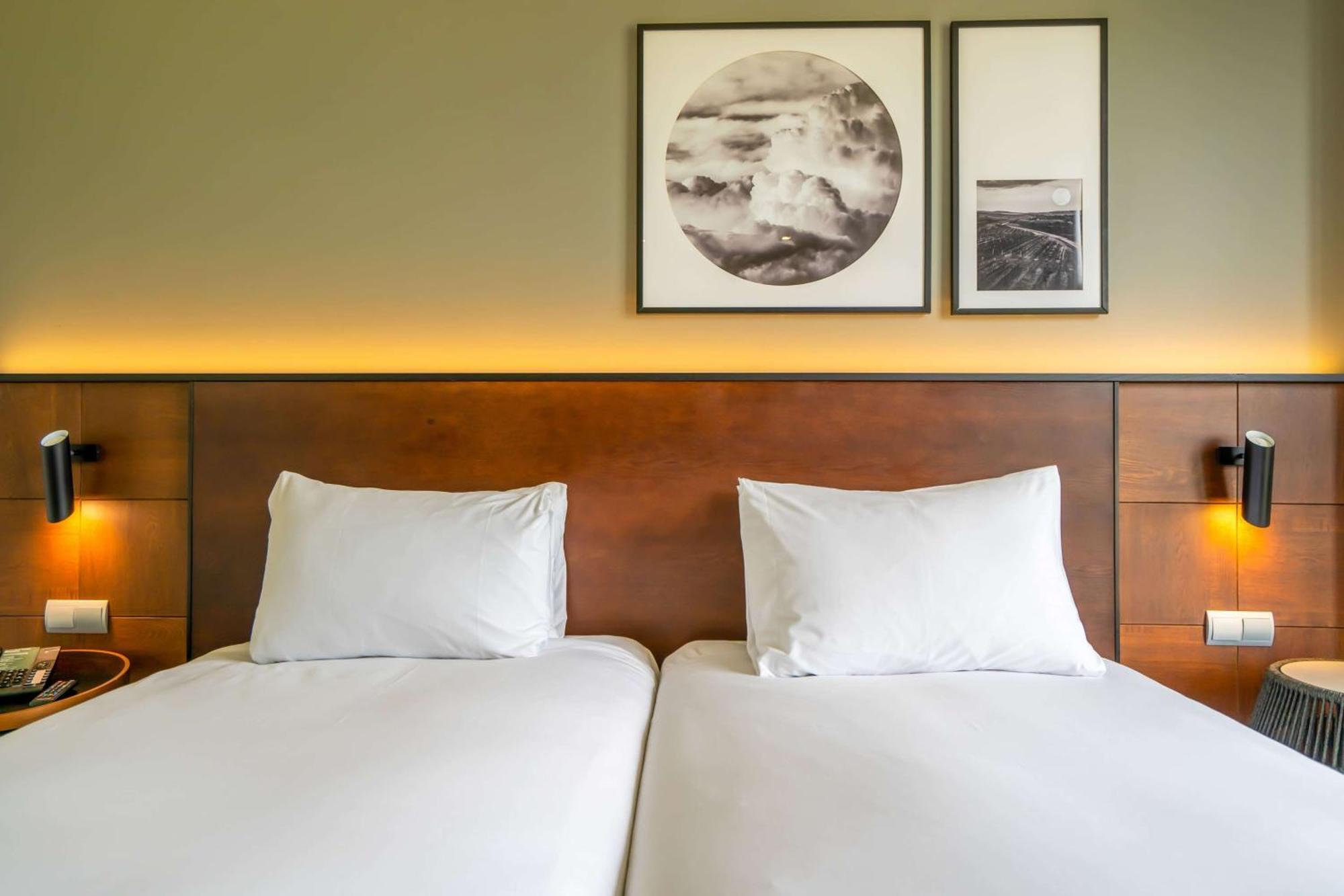 Dolce By Wyndham Barcelona Resort سانت إستيفي سيسروفير المظهر الخارجي الصورة