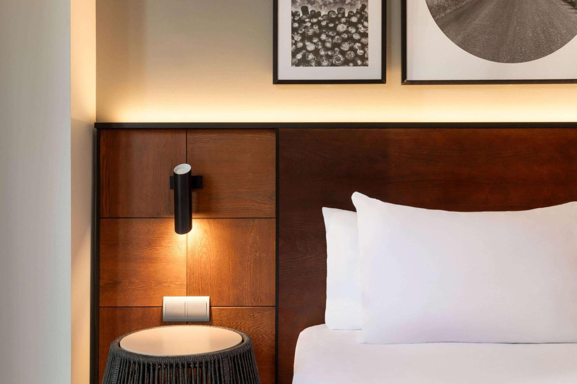 Dolce By Wyndham Barcelona Resort سانت إستيفي سيسروفير المظهر الخارجي الصورة